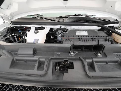 Used 2024 Chevrolet Express 3500 LT w/ LT Preferred Equipment Group image 5