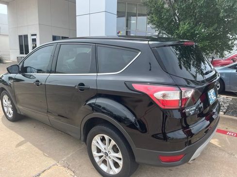 Used 2017 Ford Escape SE FWD image 6