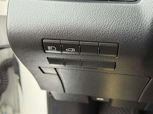 Used 2021 Lexus RX 350L Premium w/ Premium Package image 23