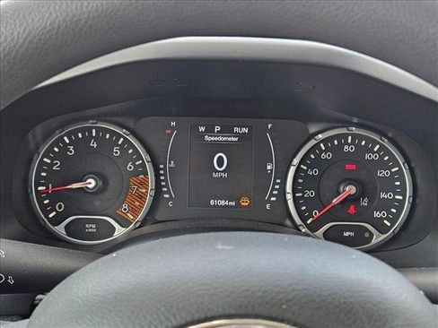 Used 2023 Jeep Renegade Latitude AWD/4WD image 9