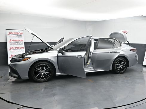 Used 2023 Toyota Camry SE image 45