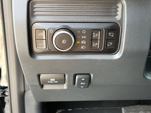 New 2025 Ford F250 Lariat w/ Black Appearance Package image 15