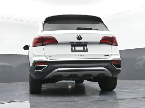 Used 2024 Volkswagen Taos SE w/ Panoramic Sunroof Package image 27