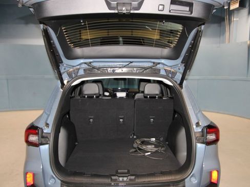 Used 2025 Ford Escape SE FWD image 40