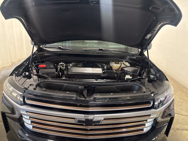 Used 2023 Chevrolet Suburban High Country w/ Advanced Technology Package AWD/4WD image 8