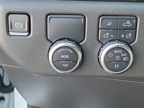 Used 2022 GMC Sierra 1500 SLT w/ SLT Convenience Package image 15