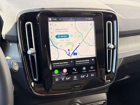 Used 2023 Volvo XC40 B5 Ultimate w/ Protection Package Premier image 23