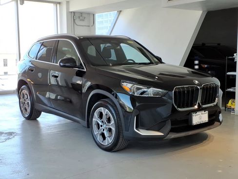 Used 2023 BMW X1 xDrive28i w/ Convenience Package AWD/4WD image 3