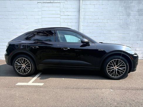 Certified 2025 Porsche Macan 4 Electric AWD/4WD image 6