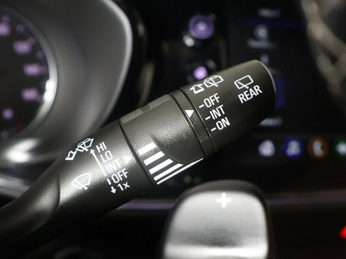 Used 2023 Buick Envision Essence AWD/4WD image 39