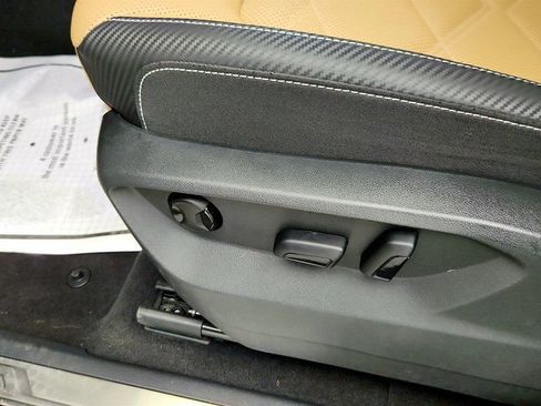 Used 2024 Volkswagen Atlas Cross Sport SE w/ Panoramic Sunroof Package image 12