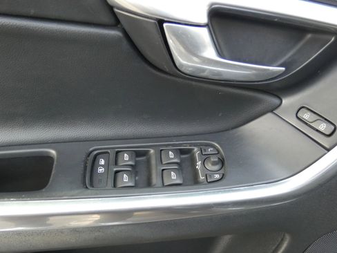 Used 2017 Volvo XC60 T5 Dynamic w/ Preferred Option Package image 61