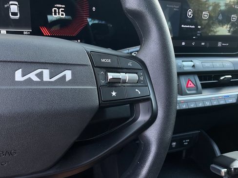 Used 2025 Kia K4 FWD image 29