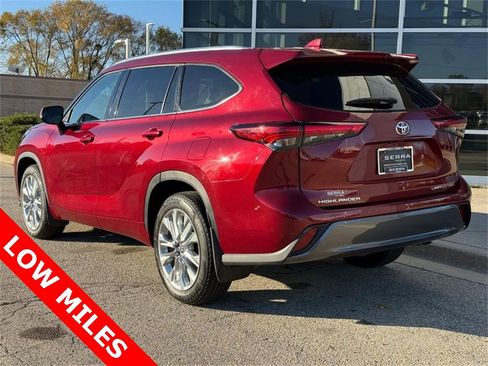 Used 2023 Toyota Highlander Limited image 7