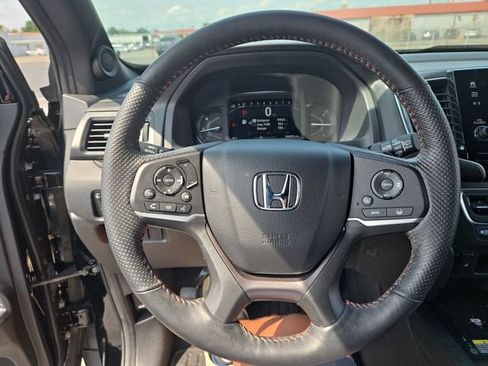Used 2025 Honda Passport TrailSport image 14