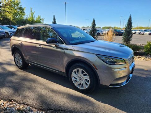 Used 2021 Lincoln Corsair AWD image 7