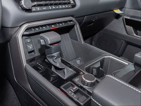 New 2026 Toyota Tundra Limited AWD/4WD image 16