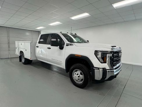 New 2026 GMC Sierra 3500 Pro w/ Convenience Package image 3