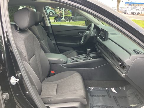 Used 2025 Honda Accord SE image 35