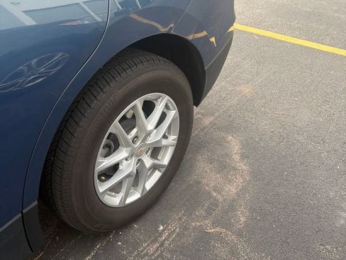 Used 2024 Chevrolet Equinox LT w/ LPO, Floor Liner Package AWD/4WD image 6