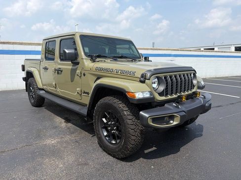 Used 2025 Jeep Gladiator Sport AWD/4WD image 7