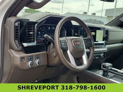 Used 2022 GMC Sierra 1500 SLT w/ SLT Convenience Package AWD/4WD image 10