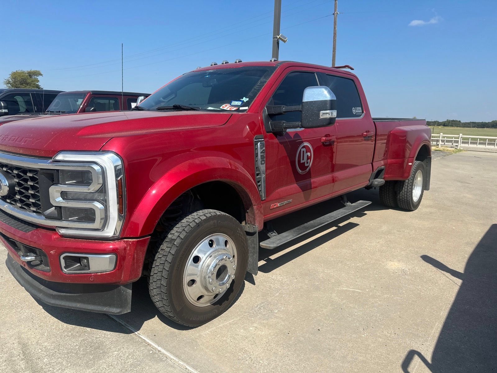 Used 2024 Ford F450 Platinum w/ FX4 Off-Road Package AWD/4WD image 2
