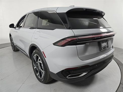 New 2026 Lincoln Nautilus Premier image 7