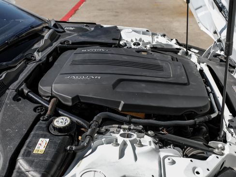 Used 2021 Jaguar F-TYPE P300 image 43