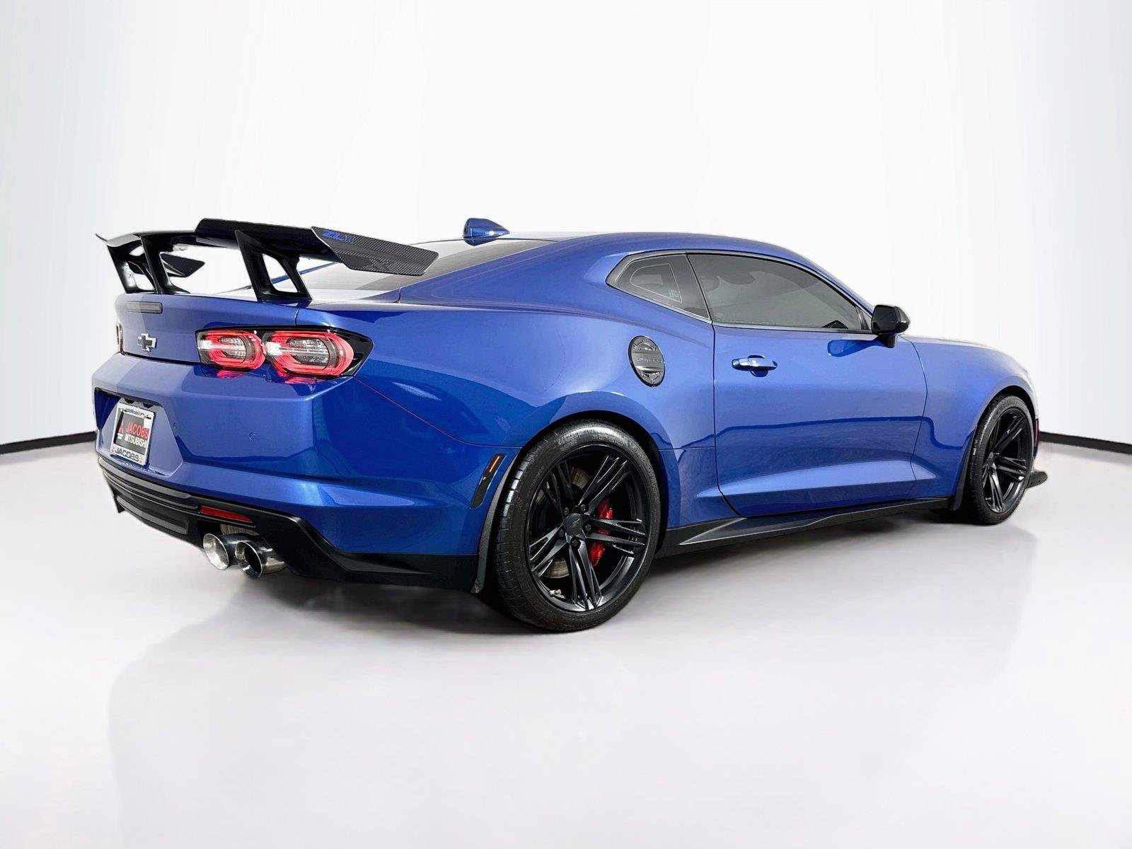 Used 2022 Chevrolet Camaro ZL1 RWD image 5