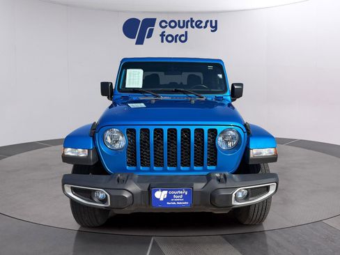 Used 2021 Jeep Gladiator Sport AWD/4WD image 2