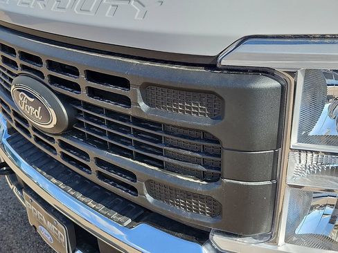 Used 2023 Ford F250 XL w/ XL Chrome Package RWD image 14