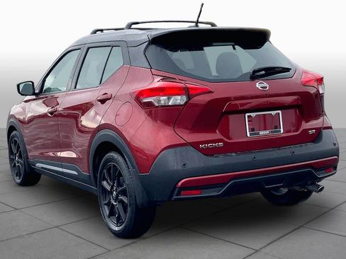 Used 2020 Nissan Kicks SR w/ SR Premium Package FWD image 12