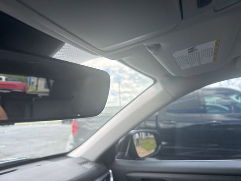 Used 2021 Toyota Highlander XLE FWD image 23
