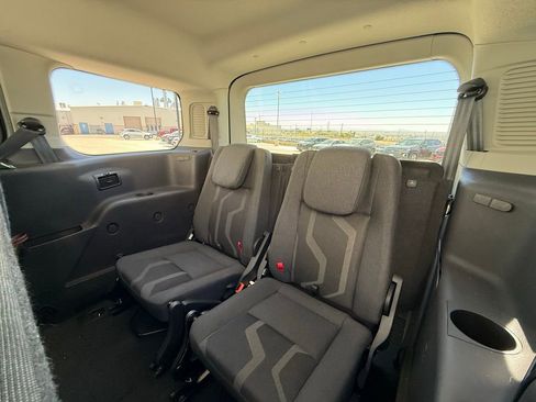 Used 2018 Ford Transit Connect XLT image 8