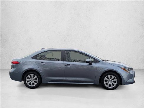 Used 2023 Toyota Corolla LE image 4