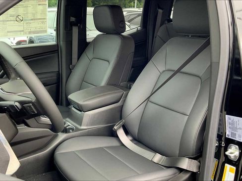 New 2026 GMC Canyon Elevation w/ Convenience Package image 9