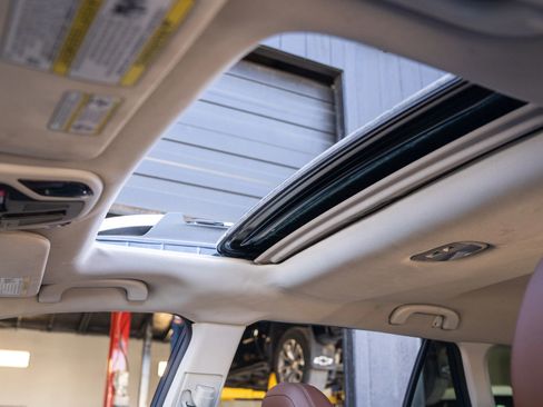 Used 2023 Subaru Outback Touring image 28