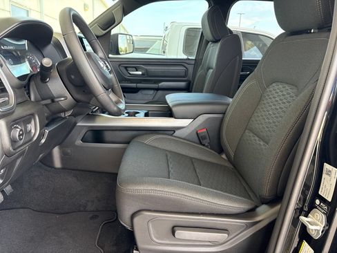 New 2026 RAM 1500 Express AWD/4WD image 13