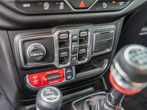 Used 2021 Jeep Gladiator Rubicon w/ Safety Group image 34