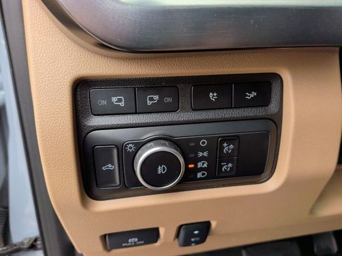 Used 2024 Ford F350 Lariat w/ Black Appearance Package AWD/4WD image 13
