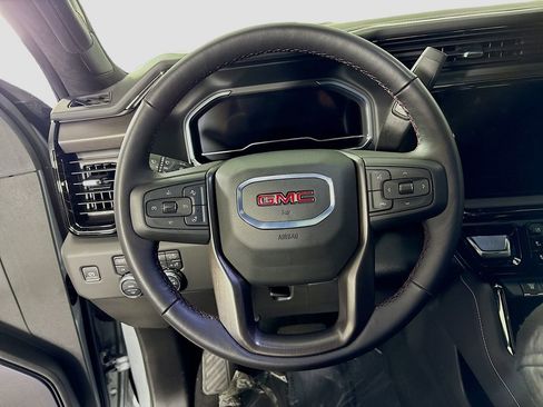 Used 2025 GMC Sierra 2500 AT4X image 14