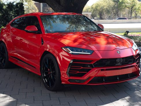 Used 2022 Lamborghini Urus AWD/4WD image 13