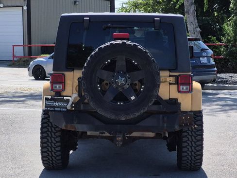Used 2013 Jeep Wrangler Unlimited Sport AWD/4WD image 4