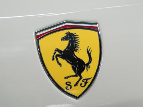 Used 2016 Ferrari California T RWD image 19