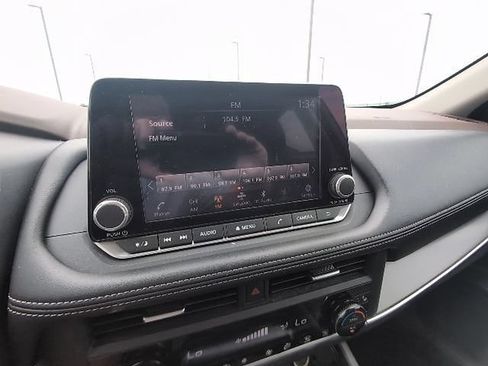 Used 2023 Nissan Rogue SV w/ SV Premium B Package FWD image 16