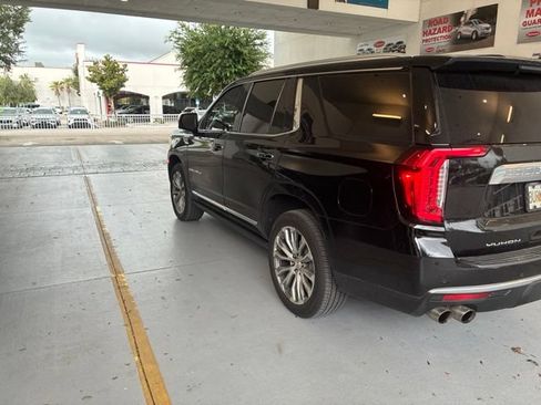 Used 2021 GMC Yukon Denali w/ LPO, Illumination Package AWD/4WD image 4