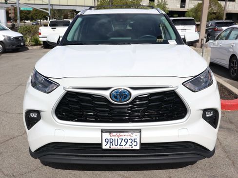 Used 2024 Toyota Highlander XLE image 9
