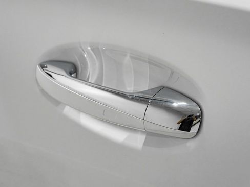 Used 2024 Mercedes-Benz GLS 580 4MATIC image 39