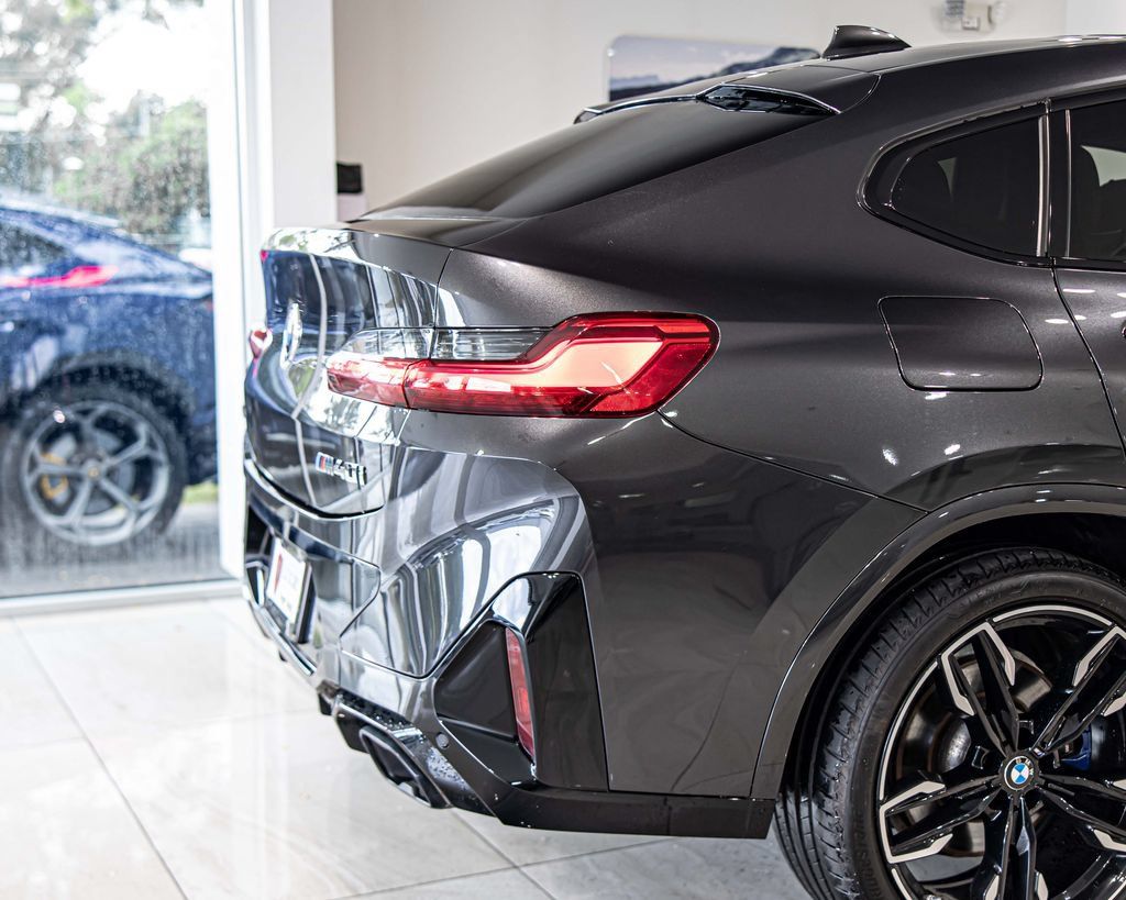 Used 2023 BMW X4 M40i AWD/4WD image 12